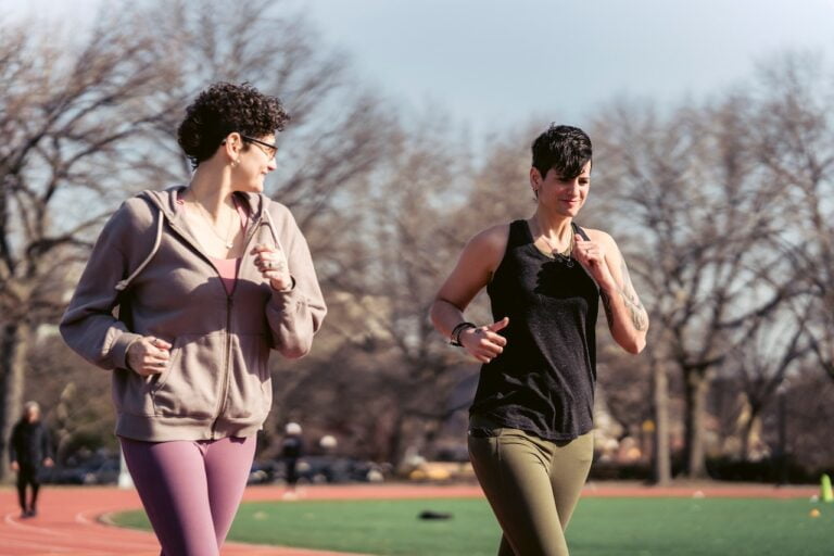 Como a prática regular de exercícios físicos afeta a saúde geral? 11 exercícios físicos