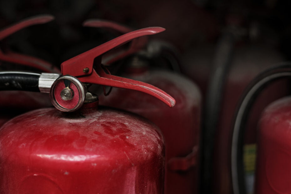 Previna Incêndios: Instalação Profissional de Sprinklers ao seu Alcance 3 incêndios