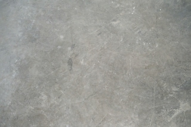 piso de cimento desgastado