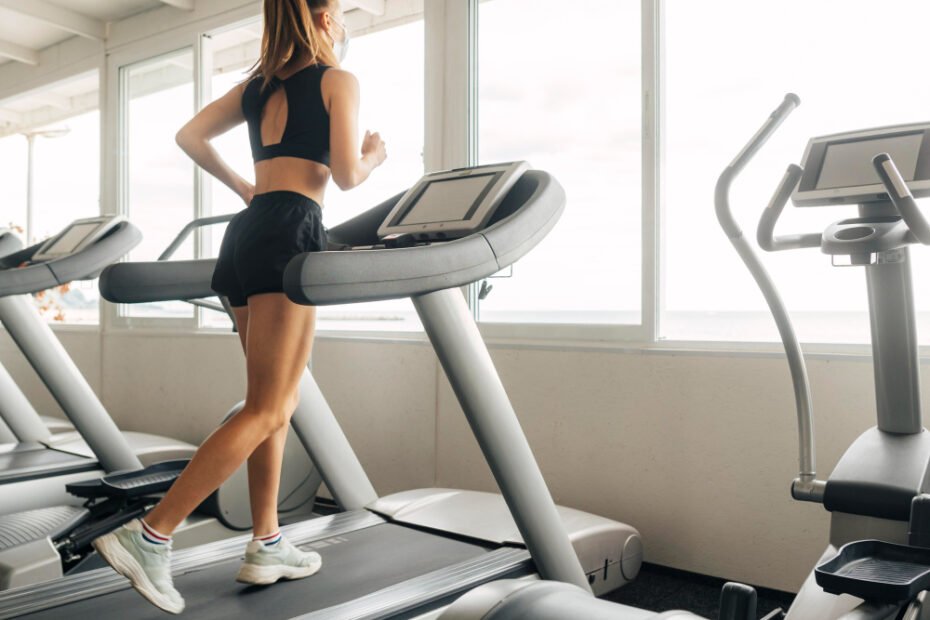 Quais os Melhores Exercícios Aeróbicos? 8 aerobico esteira