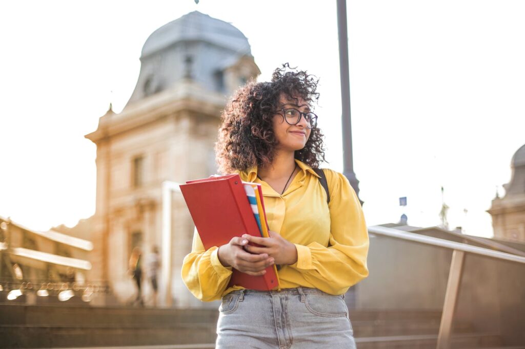 Estudar para o ENEM: Como Organizar sua Rotina e Melhorar o Rendimento 3 estudante